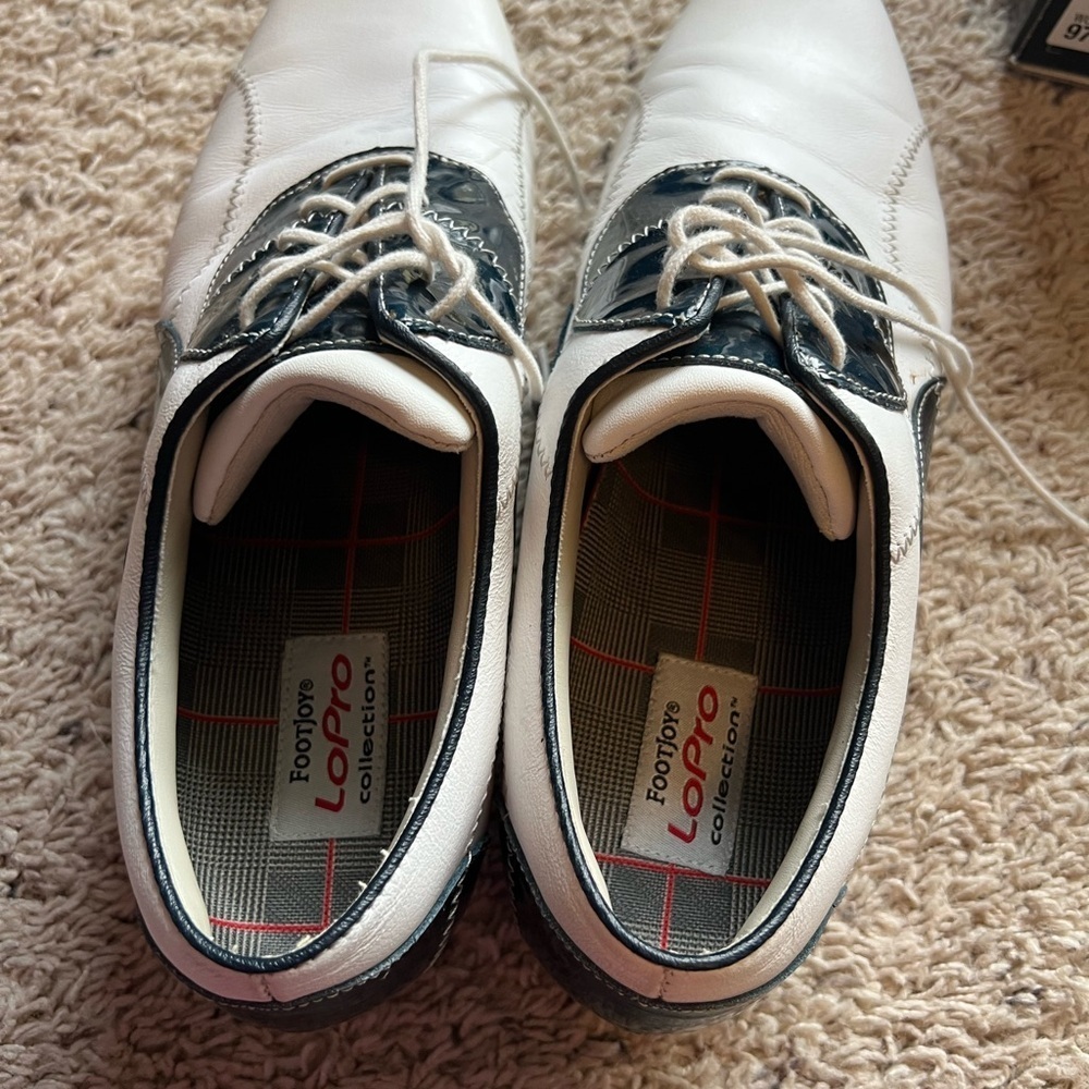 Stylish White and Black footjoy woman’s golf Shoes - Picture 4 of 5